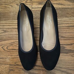 Brenda Zaro black suede pumps, made in Spain.